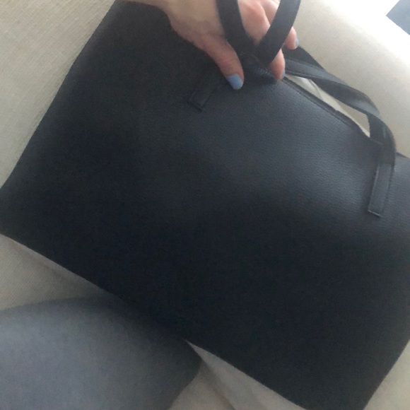 Vince Camuto vegan leather bag - Picture 3 of 4